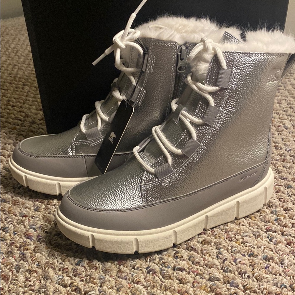 Sorel Boots Explorer II Girls  Lace up Water Proof Boots new in box size 6